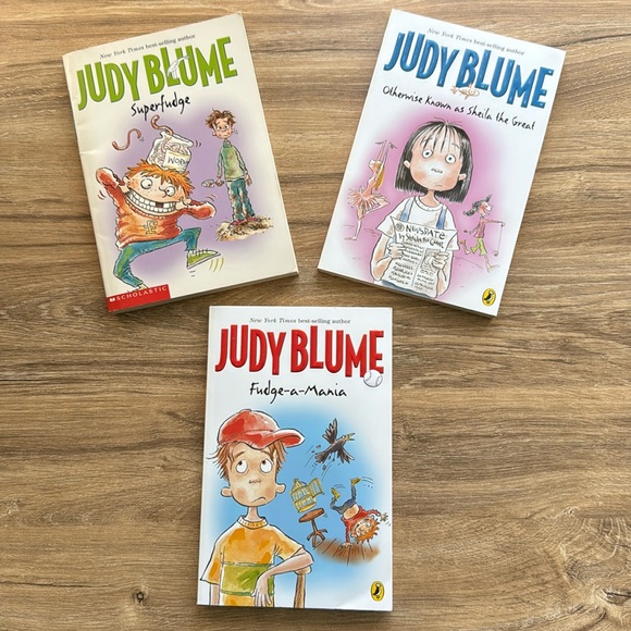 Lot of 3 Judy Blume Paperback Chapter Books Superfudge Fudge-A-Mania Sheila VGC - Picture 1 of 5